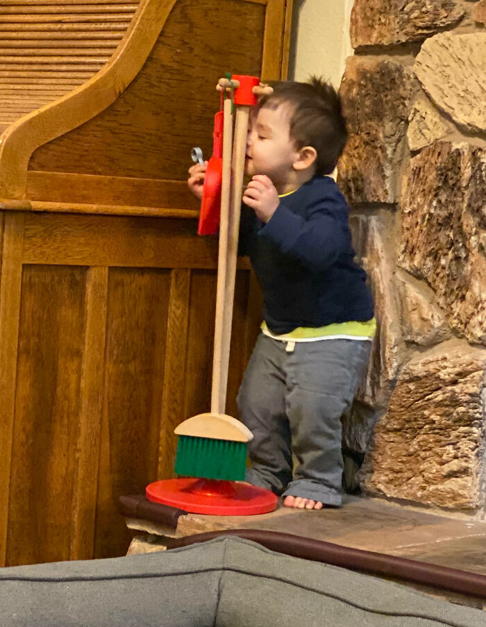 A mi hijo se le da genial el escondite