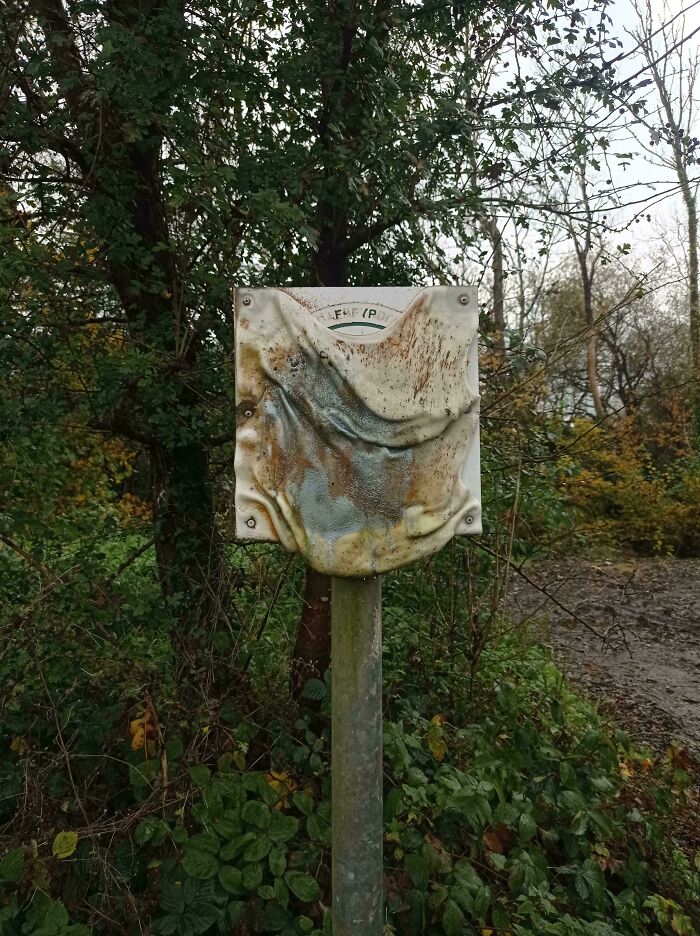 Cartel derritiéndose en Gales