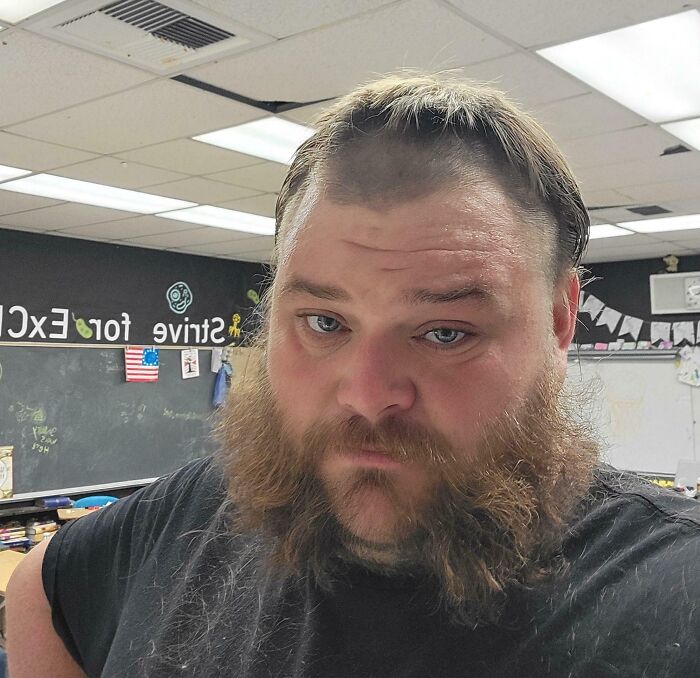 Dejo que mis alumnos de 8º me corten el pelo cada año cuando se gradúan.