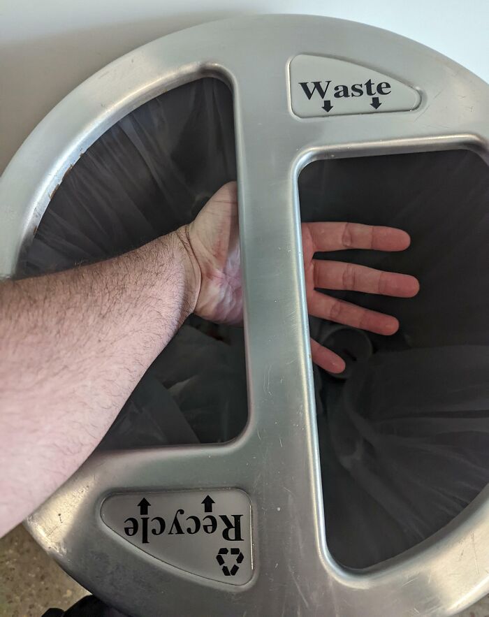 Todas las papeleras de este hospital son una mentira