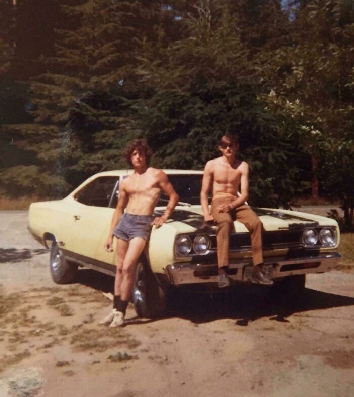 Mi padre y su mejor amigo. Creemos que la foto fue tomada en 1972