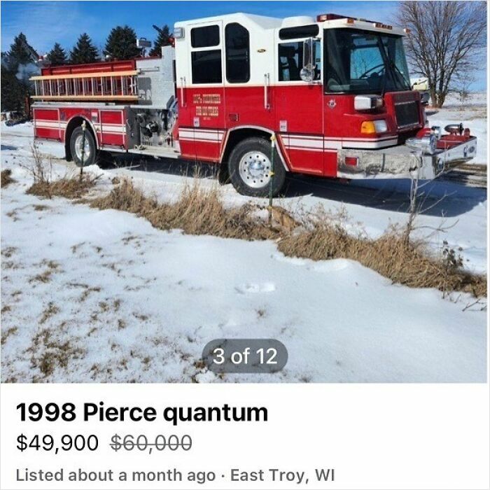 Camión de bomberos rojo en venta en Facebook Marketplace, encontrado en listado raro con precio destacado.