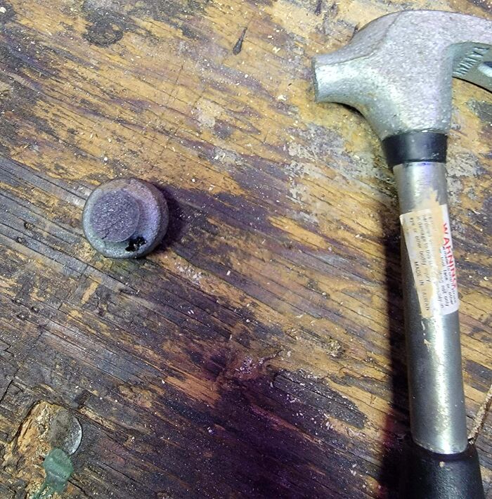 Otro martillo que se rompe