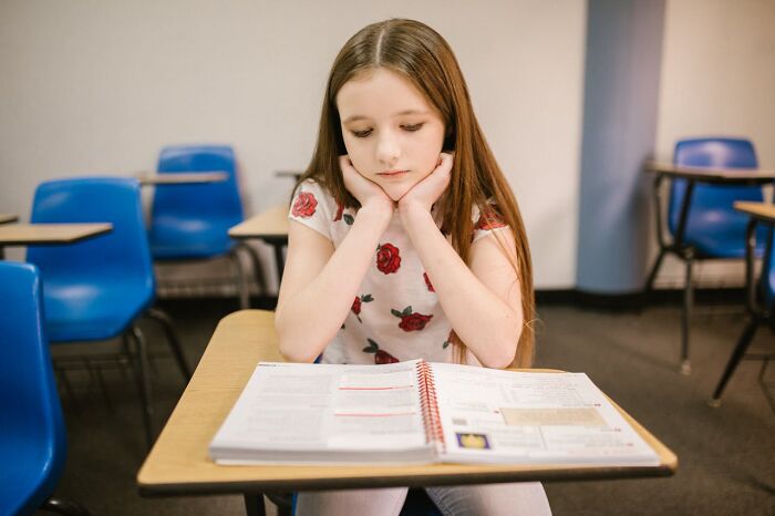 25 Cosas absurdas, divertidas e incómodas que llevaron a cabo las escuelas