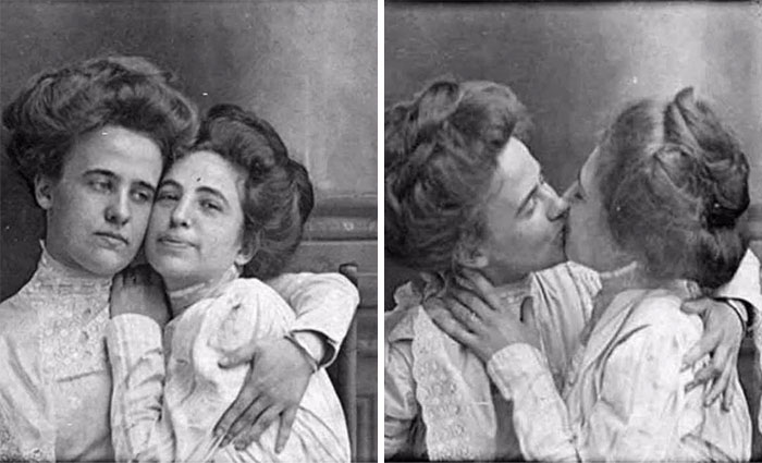 Pareja de mujeres en ropa típica de la época victoriana, mostrando momentos de cercanía y afecto en imágenes históricas.