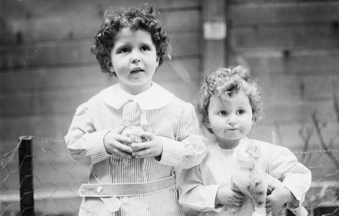 Los huérfanos del Titanic, los hermanos Michel y Edmond Navratil, 1912. Fueron los únicos niños rescatados del Titanic sin padres ni tutores.