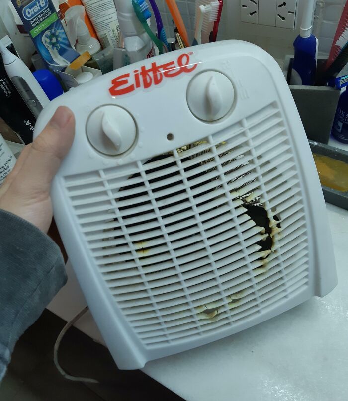 Este calefactor eléctrico puede derretir su carcasa de plástico a plena potencia