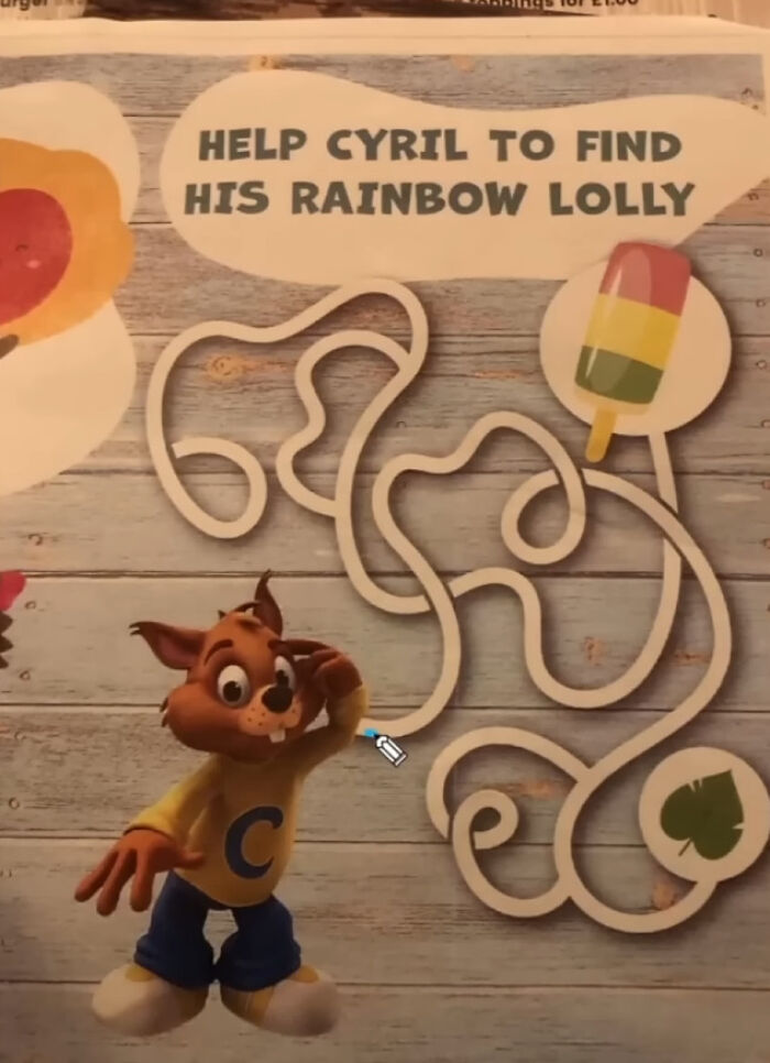 Dibujo animado con laberinto confuso y fracaso evidente en tarea de encontrar helado colores del arcoíris en juego.