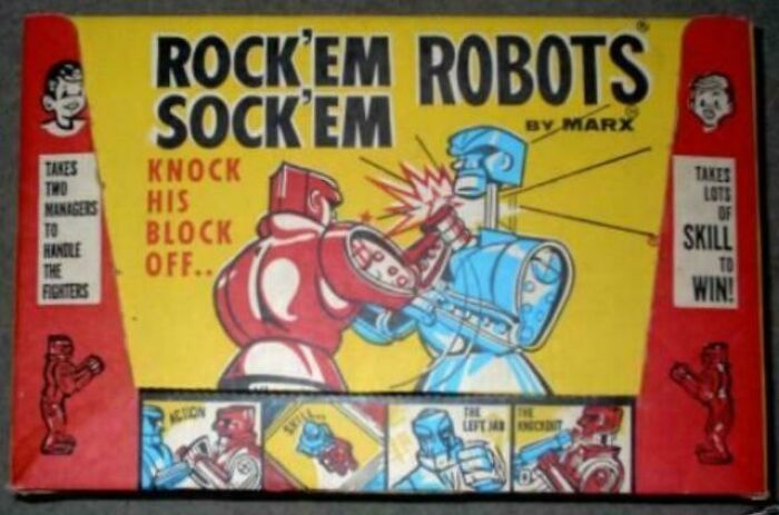 Caja del juego clásico Rock'em Sock'em Robots, un recuerdo del pasado que evoca la juventud y nostalgia vintage.