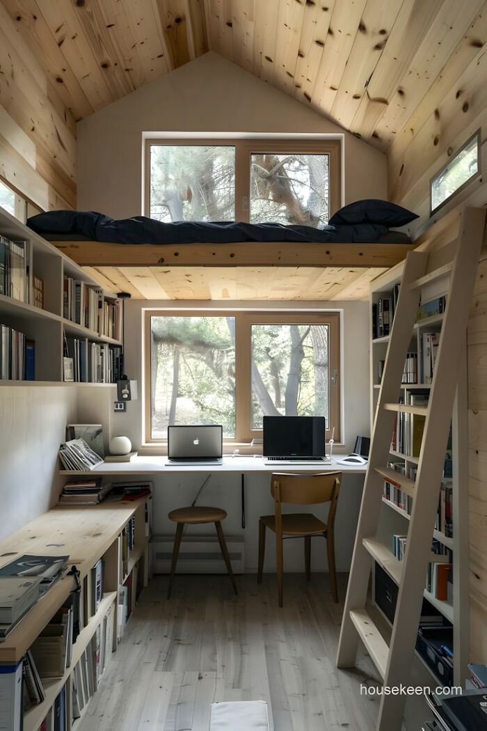 Espacio de trabajo con muebles de madera, estanterías y loft, demostrando habilidades con la madera en diseño interior.