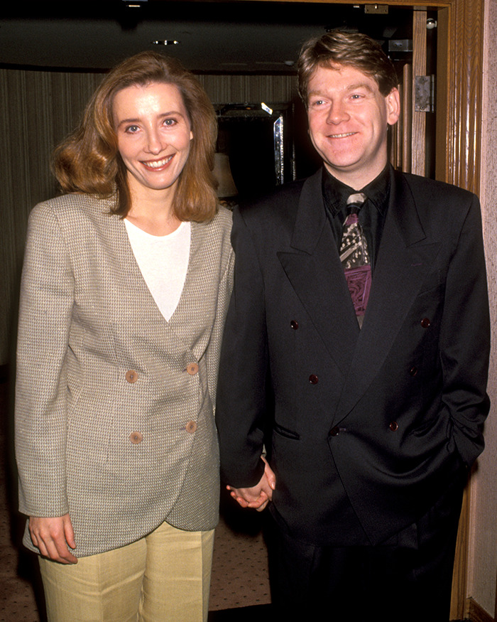 Desconocida pareja de celebridades sonriendo en un evento, recordando escándalos olvidados.