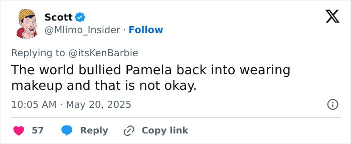 Captura de tweet discutiendo el regreso de Pamela Anderson al estilo glamuroso de los 90 tras años con look natural.
