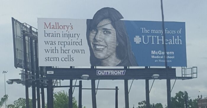 Publicidad con error en cartel publicitario que muestra información confusa sobre tratamiento médico en vallas urbanas.
