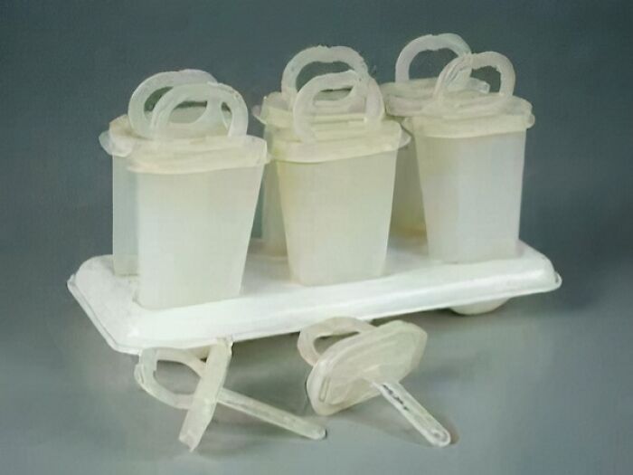 Juego antiguo de paletas plásticas para helado, una de las cosas que ya no existen y hacen sentir viejo a quienes las vieron.