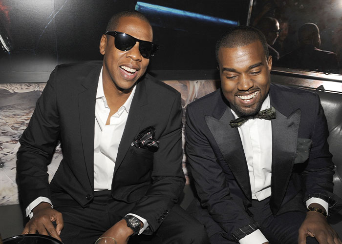 Jay-Z y Kanye West en un evento, mostrando la amistad antes de una de las rupturas de mejores amigos de celebridades más dramáticas.
