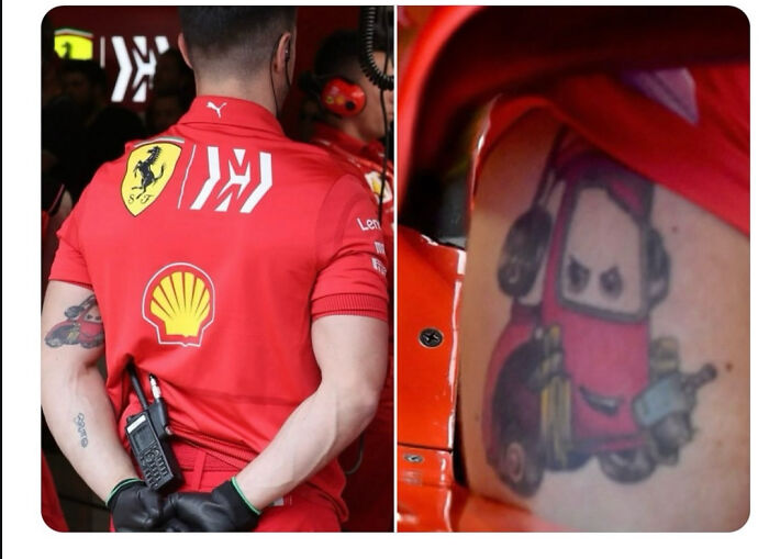 Hombre con camiseta roja de Ferrari y tatuaje divertido mostrado en imagen que refleja fotos que causan risas online.