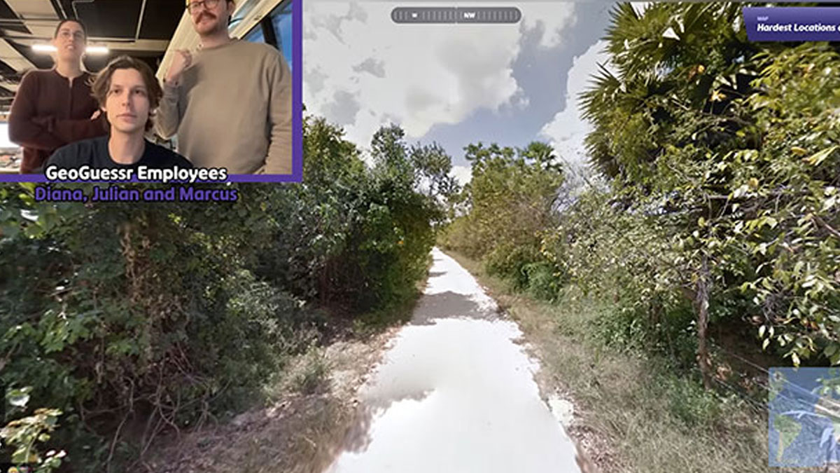 Tres empleados de GeoGuessr en video, mostrando una experiencia de inteligencia y anu00e1lisis en entorno natural con camino y u00e1rboles.
