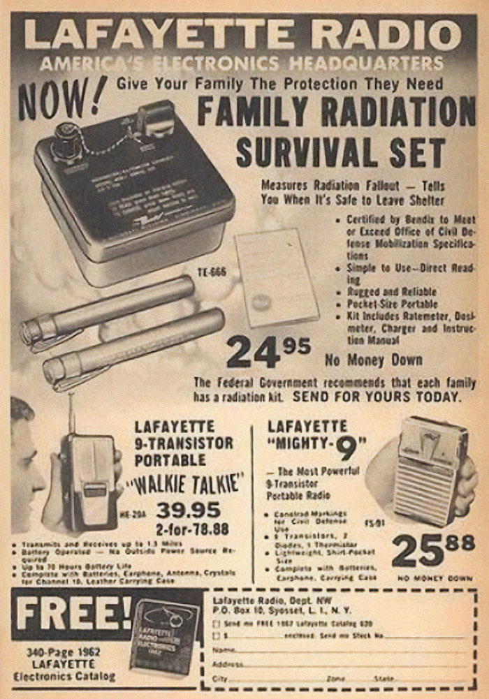 Anuncio vintage de productos electrónicos antiguos como radio para supervivencia familiar y walkie talkie portátil.